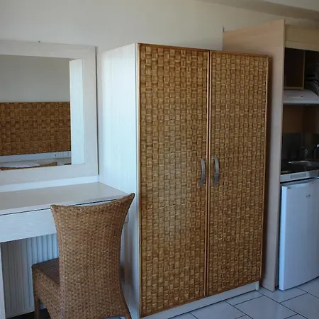 Appart hôtel Pantheon Beach *