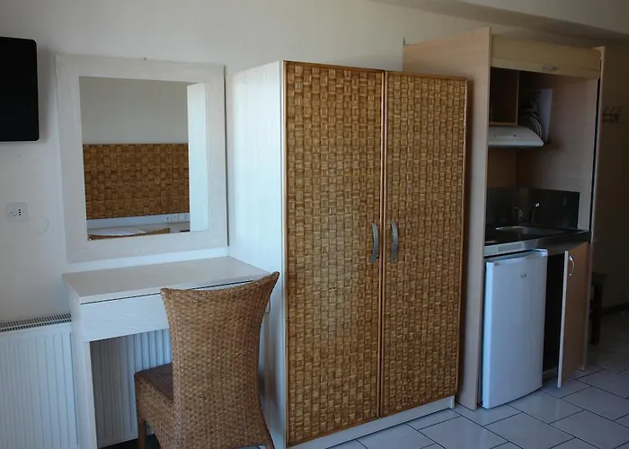 Apartahotel Pantheon Beach *