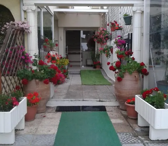 Apartahotel Pantheon Beach Olympiakí Aktí